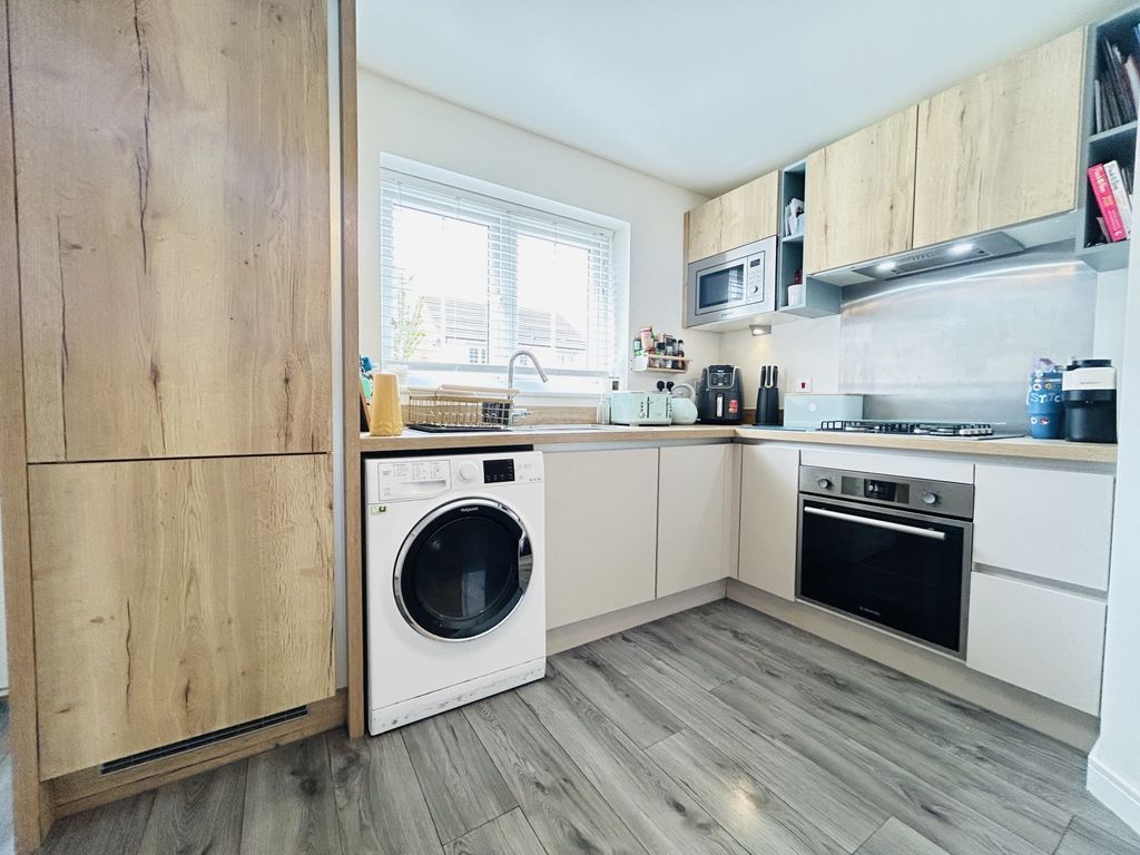 Property photo 3 of 11 Img_9945