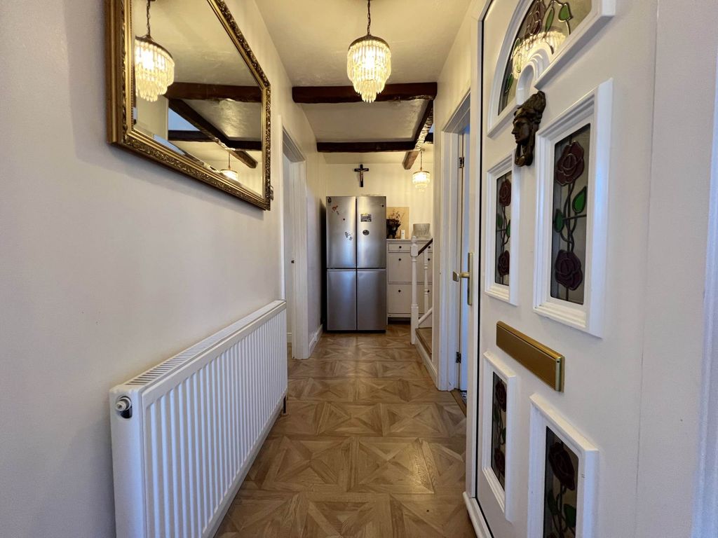 Property photo 3 of 27