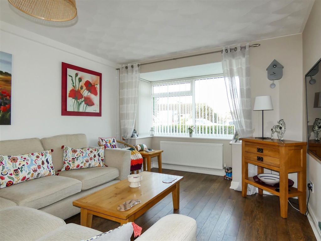 Property photo 2 of 15 Lounge/Dining Room