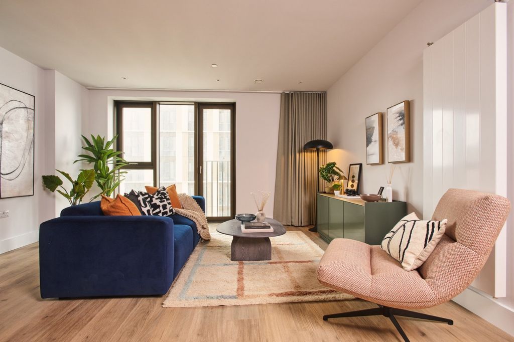 Property photo 1 of 17