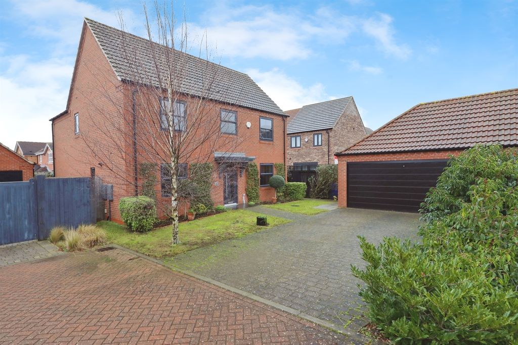 Property photo 1 of 18