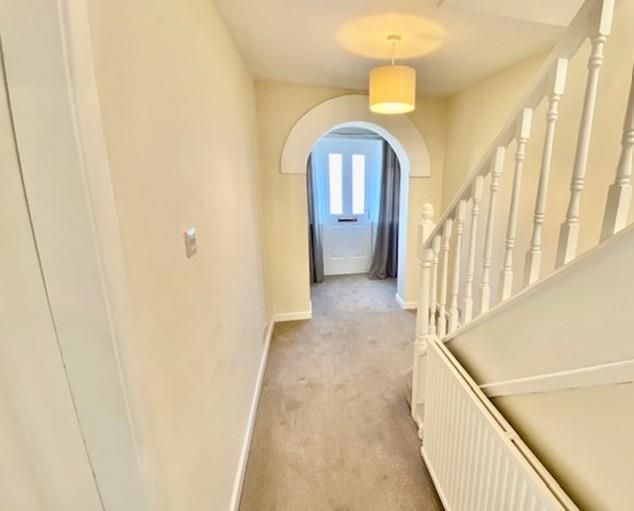 Property photo 2 of 18 Hallway
