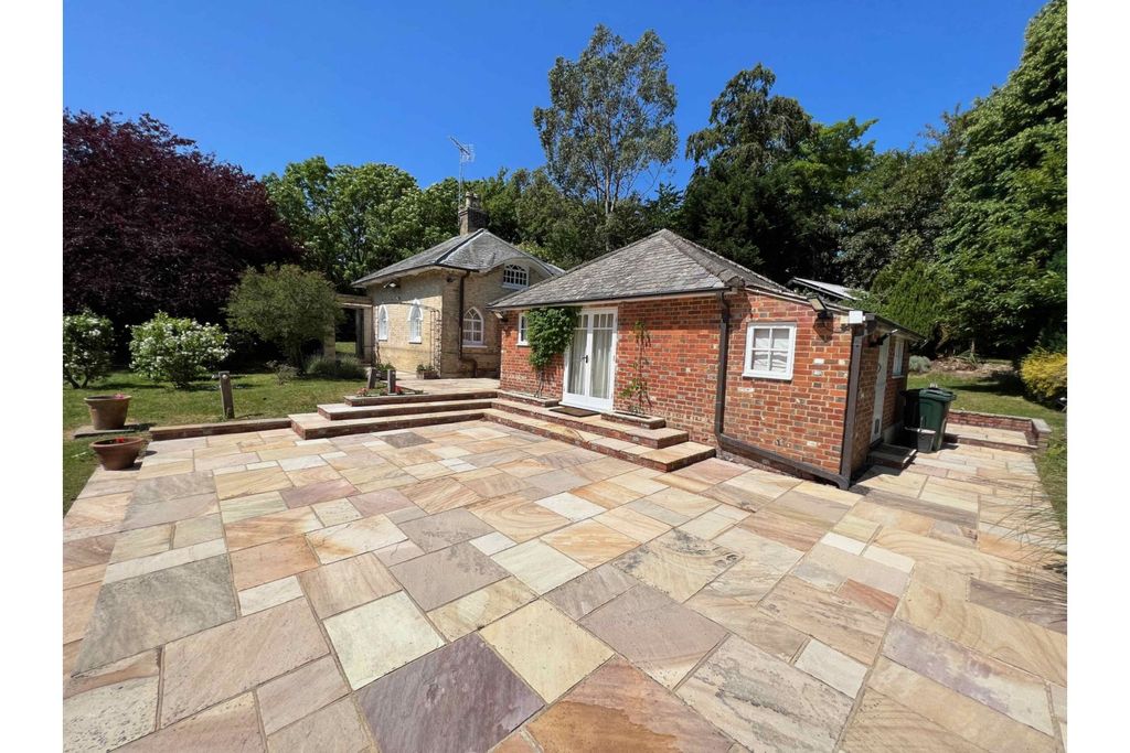Property photo 3 of 40