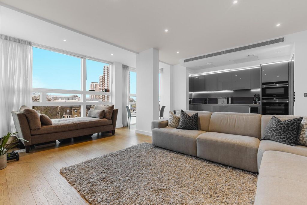 Property photo 2 of 12 Living Room