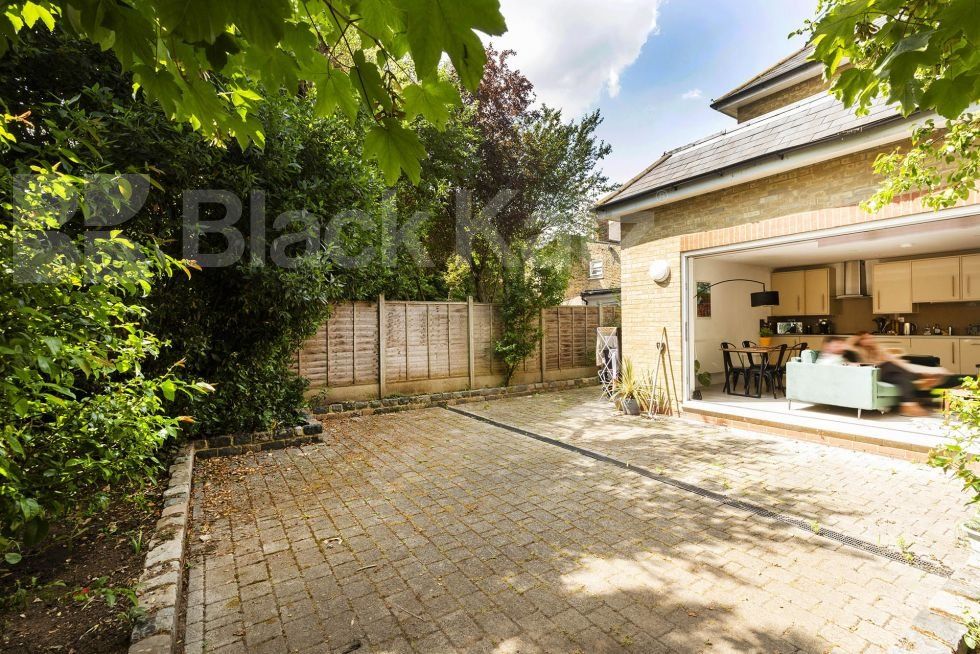 Property photo 3 of 10