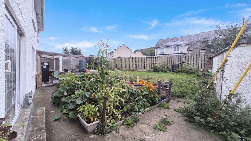Property photo 3 of 33