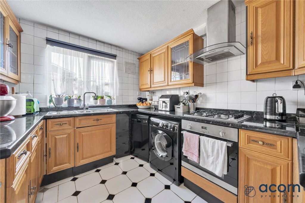 Property photo 3 of 18 Picture No. 06