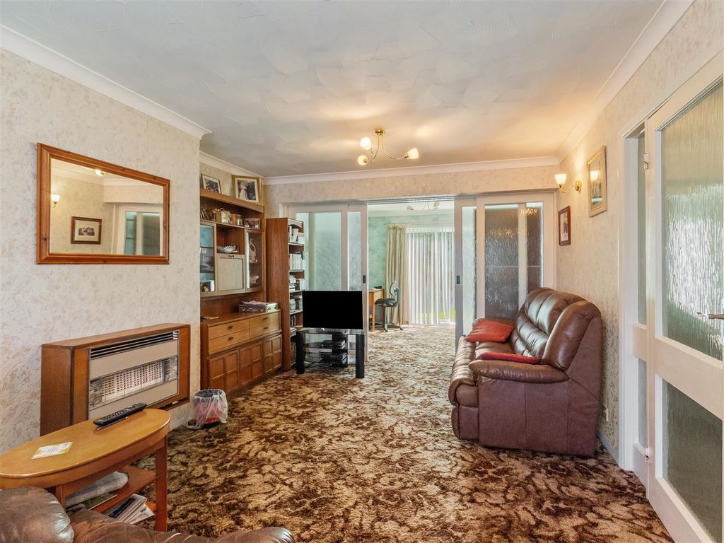 Property photo 2 of 17 57 Boxgrove-007.Jpg