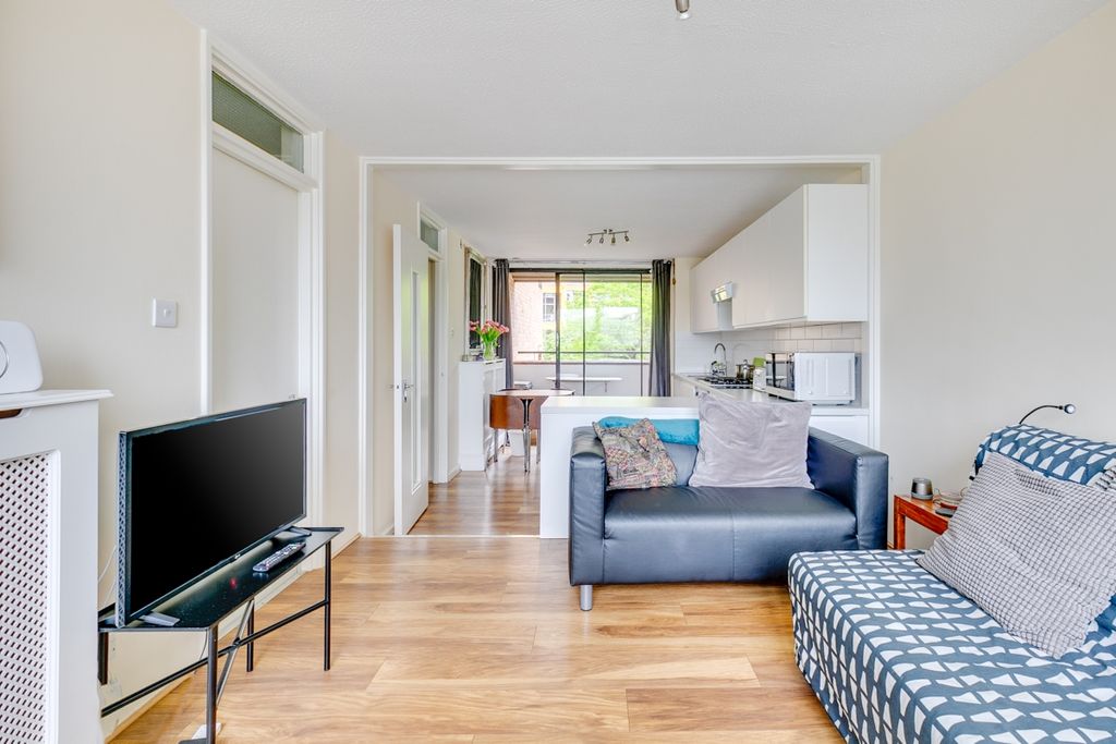 Property photo 1 of 16 Falcon Point