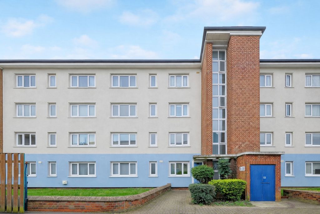 Property photo 2 of 13