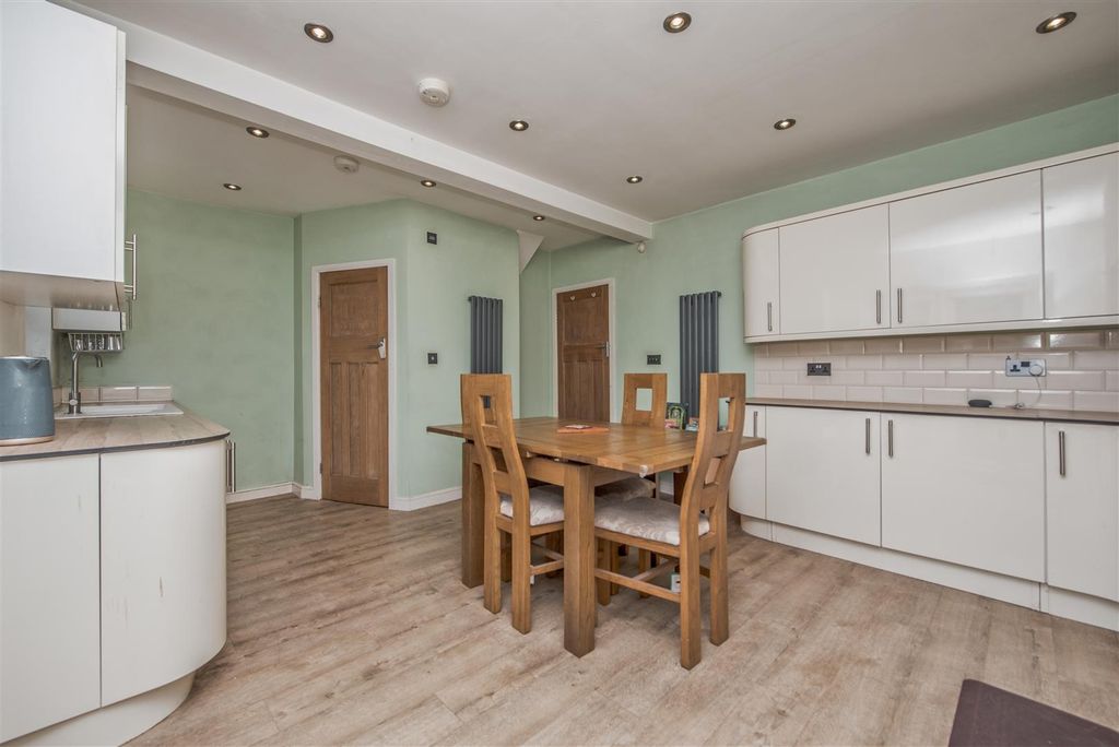 Property photo 3 of 21 Fitted Dining Kitchen: