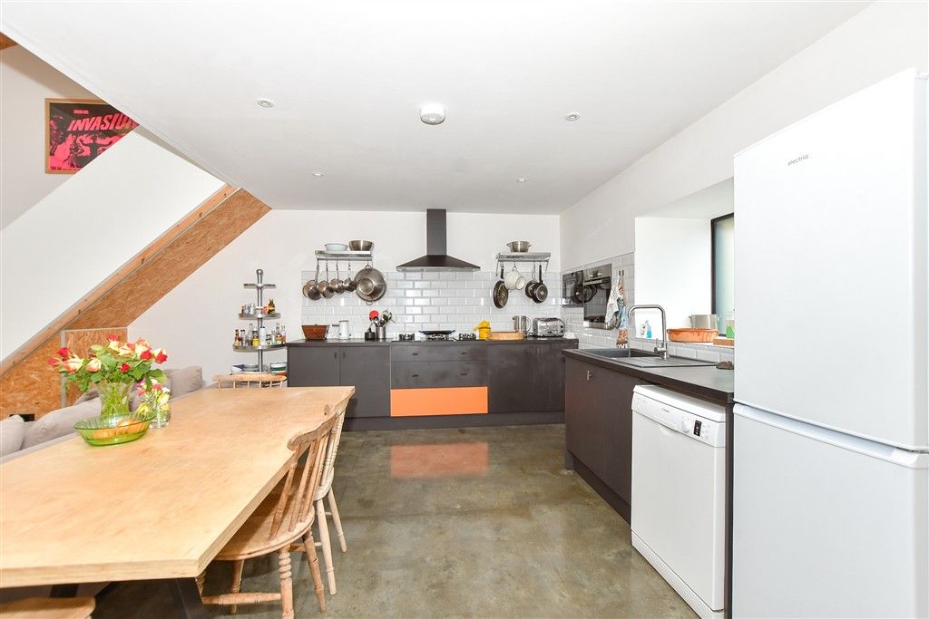 Property photo 3 of 17 Kitchen/Lounge/Diner
