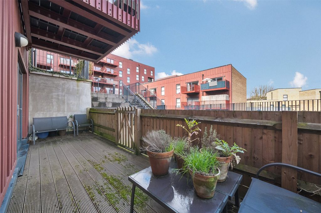 Property photo 2 of 20 Balcony