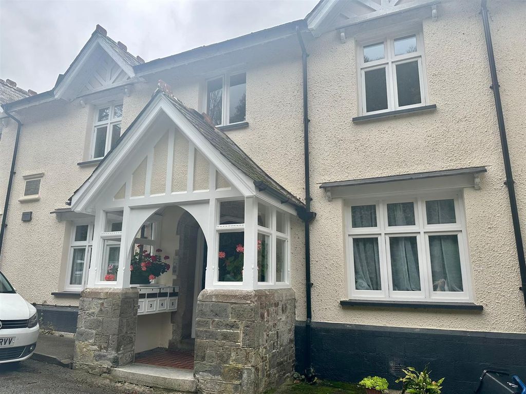 Property photo 1 of 6 Front.Jpg