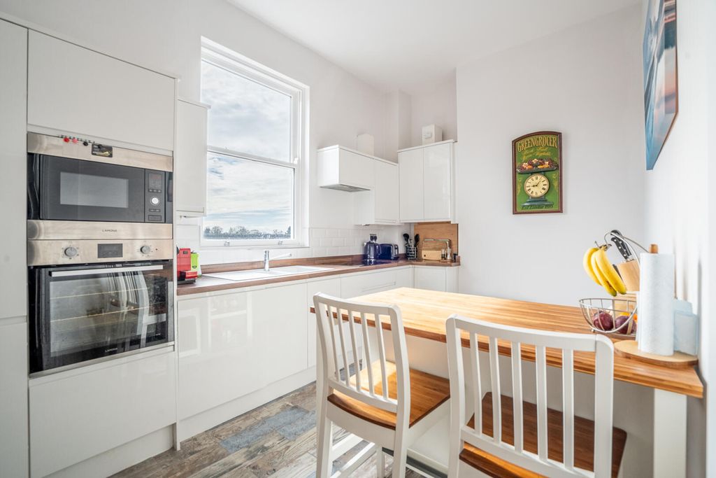 Additional image 6 of 2 bed flat for saleWenlock Terrace, York YO10