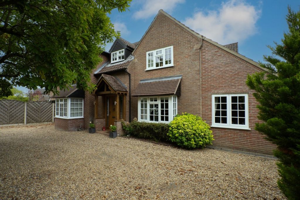 Property photo 1 of 32