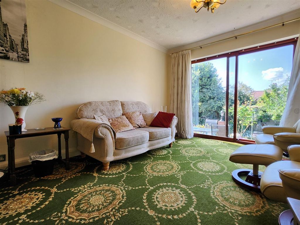 Property photo 3 of 16 R2.Jpg