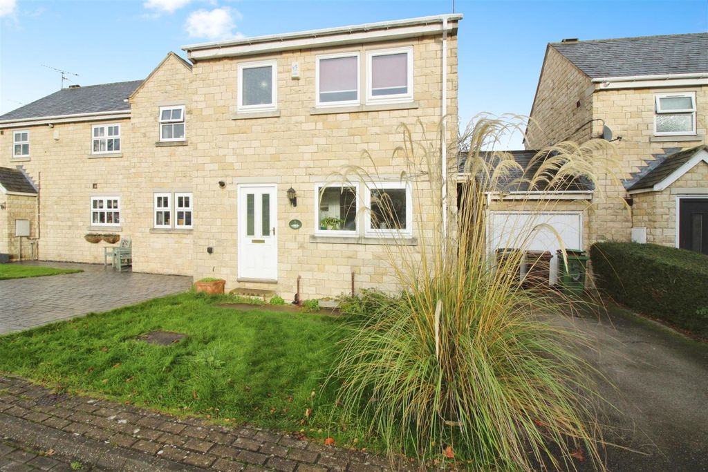 Property photo 1 of 7 Outside