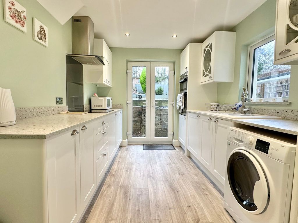 Property photo 2 of 21