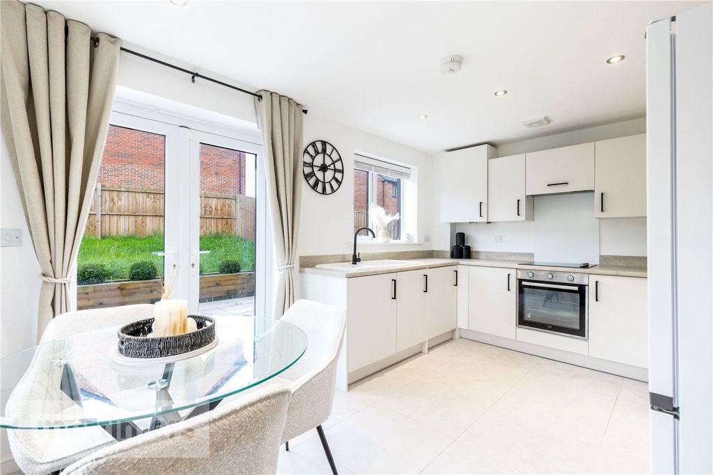 Property photo 3 of 21 Kitchen/Diner