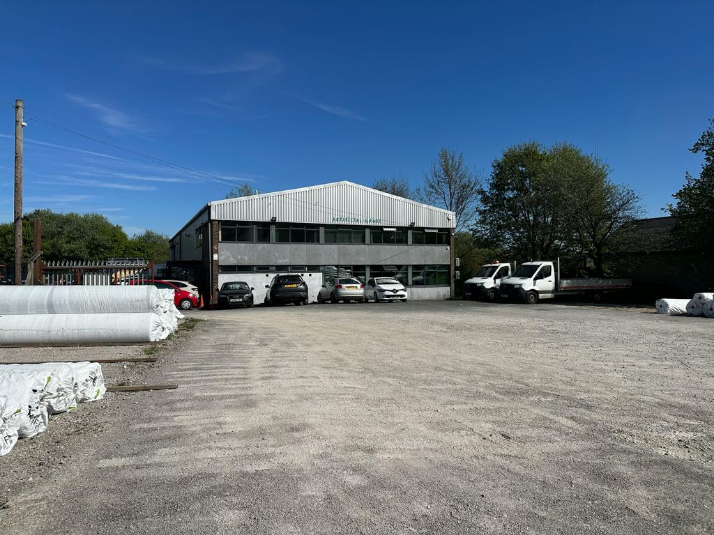 Property photo 1 of 10 External