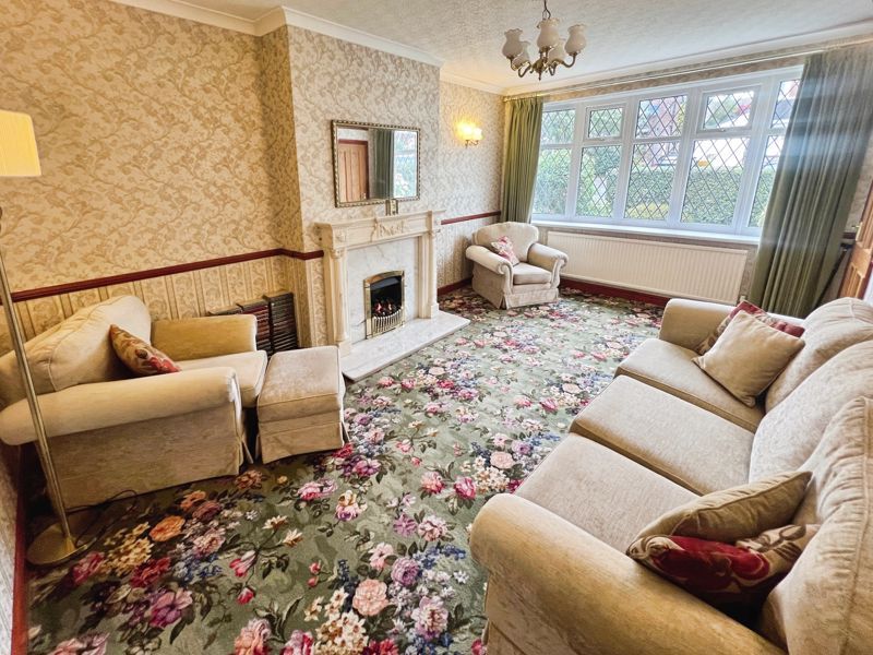 Property photo 2 of 13 Lounge