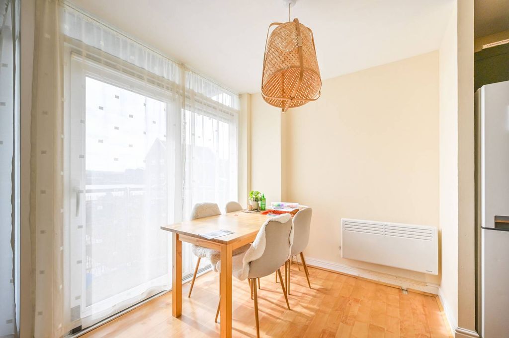 Property photo 3 of 7