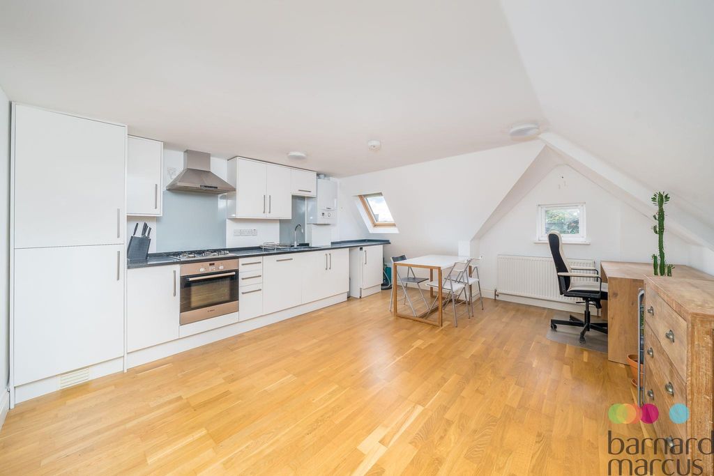 Property photo 1 of 7 Living Room