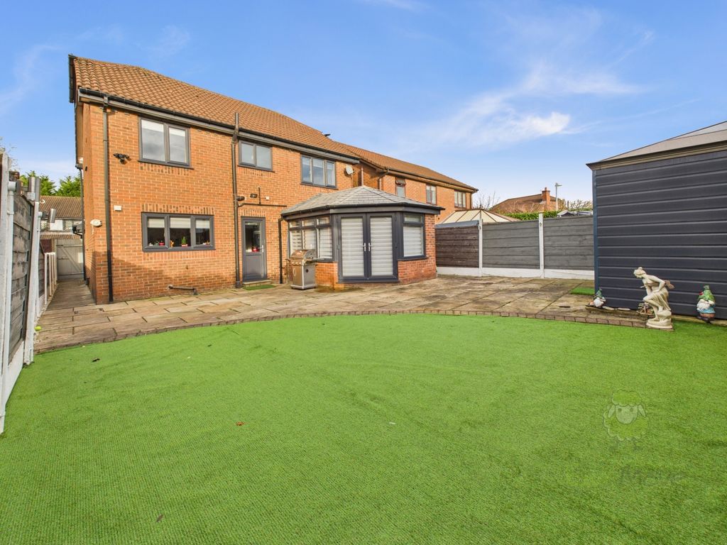 Property photo 3 of 21 Cam05477G0-Pr0017-Still004