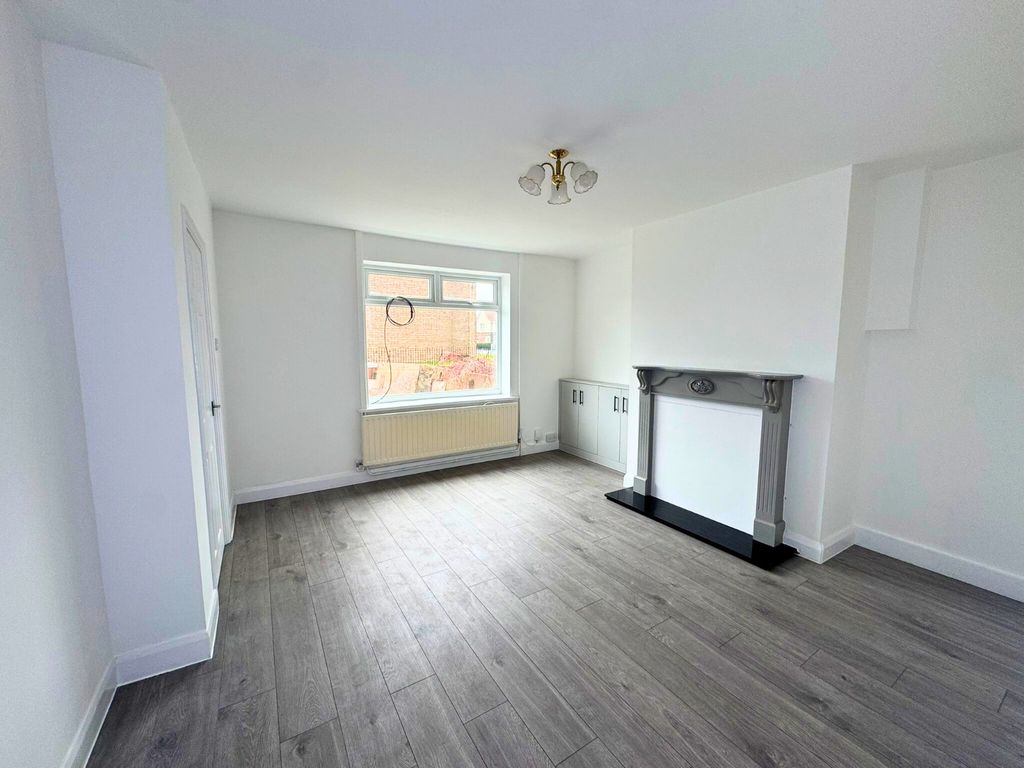 Property photo 1 of 16 5 Cumberland Avenue, Intake, Doncaster, Dn2 6Lh