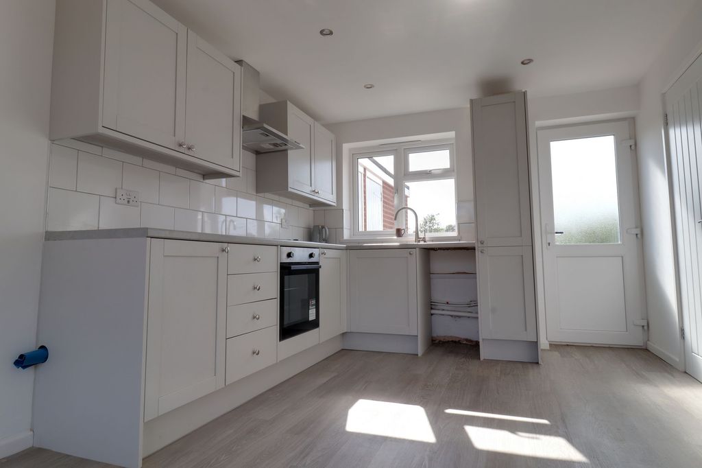 Property photo 3 of 15 Kitchen/Diner
