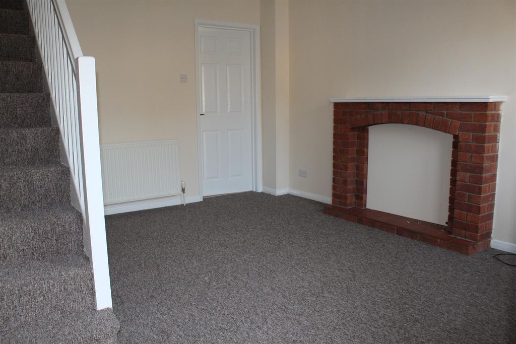 Property photo 2 of 10 Lounge