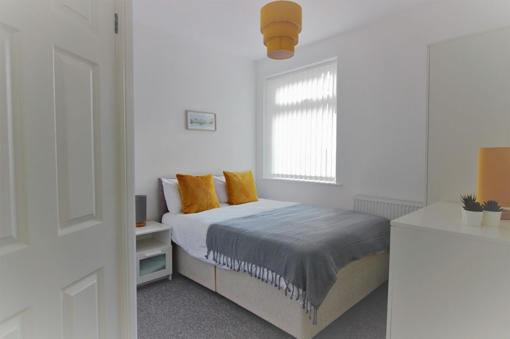 Property photo 1 of 3