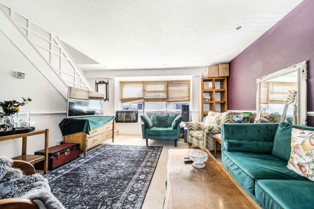 Property photo 2 of 5