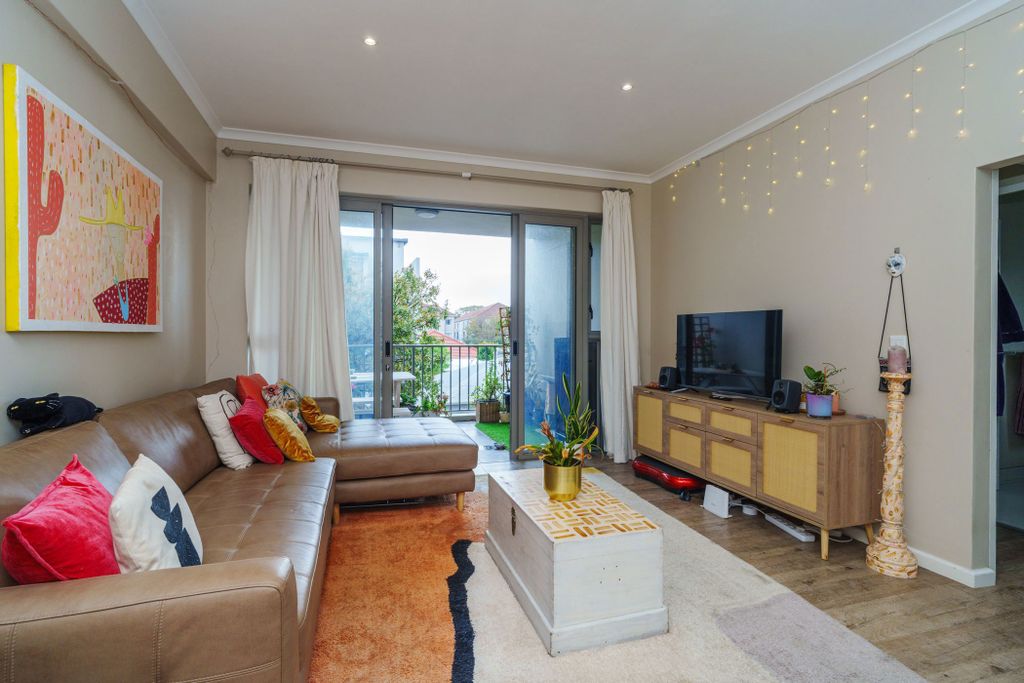 Property photo 1 of 20 Kw1741404