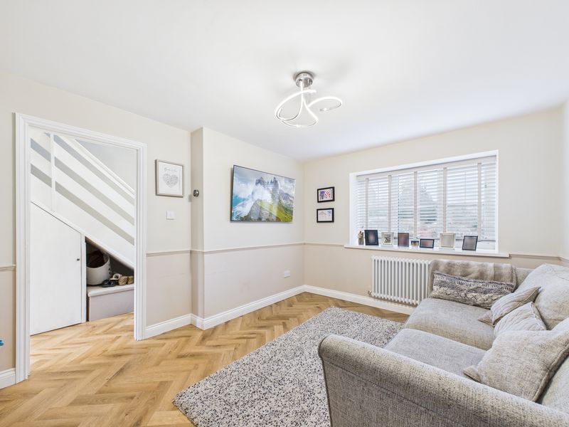 Property photo 3 of 13 Lounge