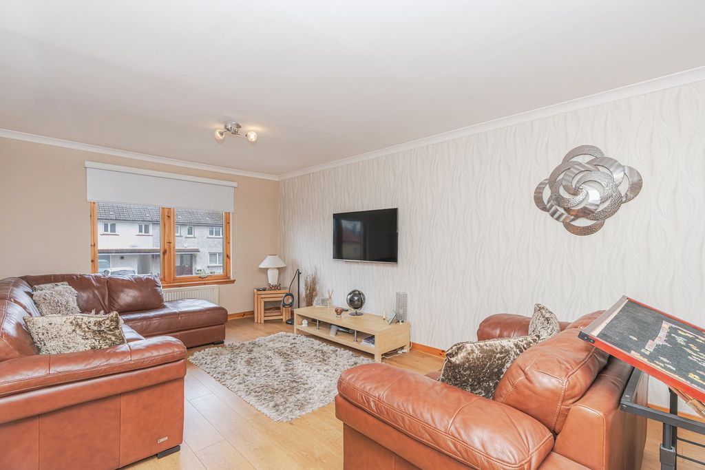 Property photo 3 of 27