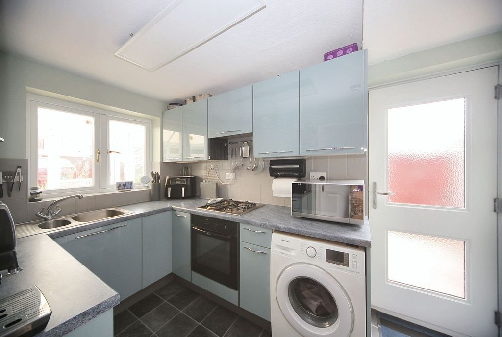 Property photo 3 of 22