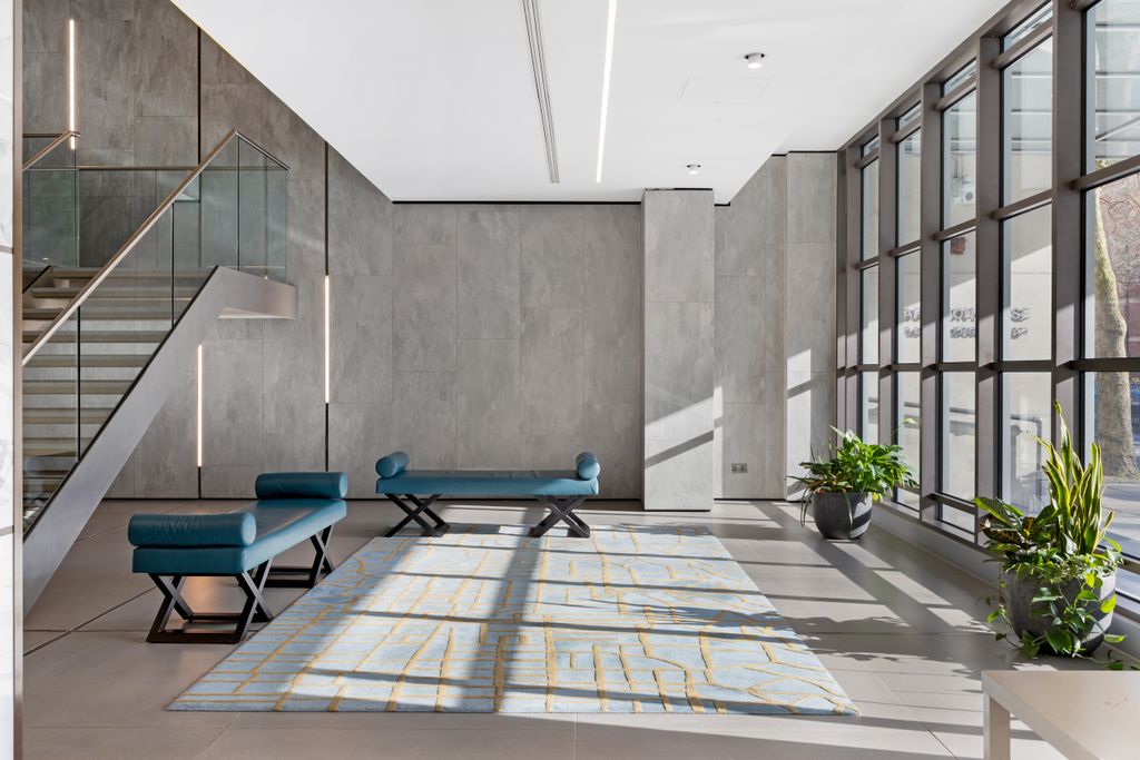 Property photo 2 of 16 Building Lobby