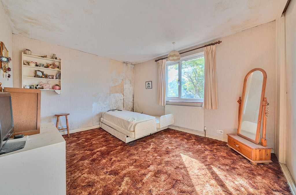 Property photo 3 of 13 1331349-15-6891c2...