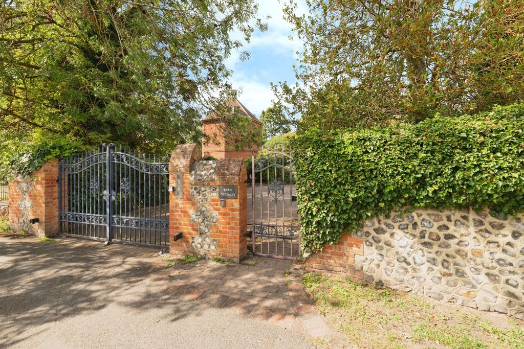 Property photo 1 of 25 Gated Entrance
