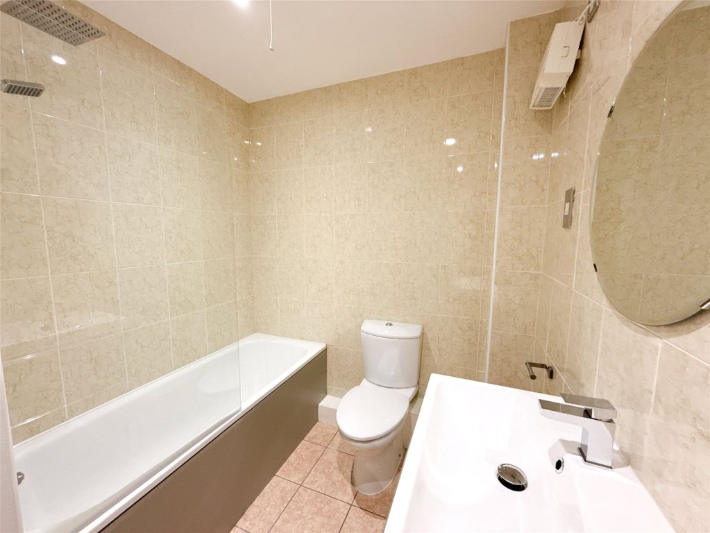 Property photo 3 of 21 Bathroom