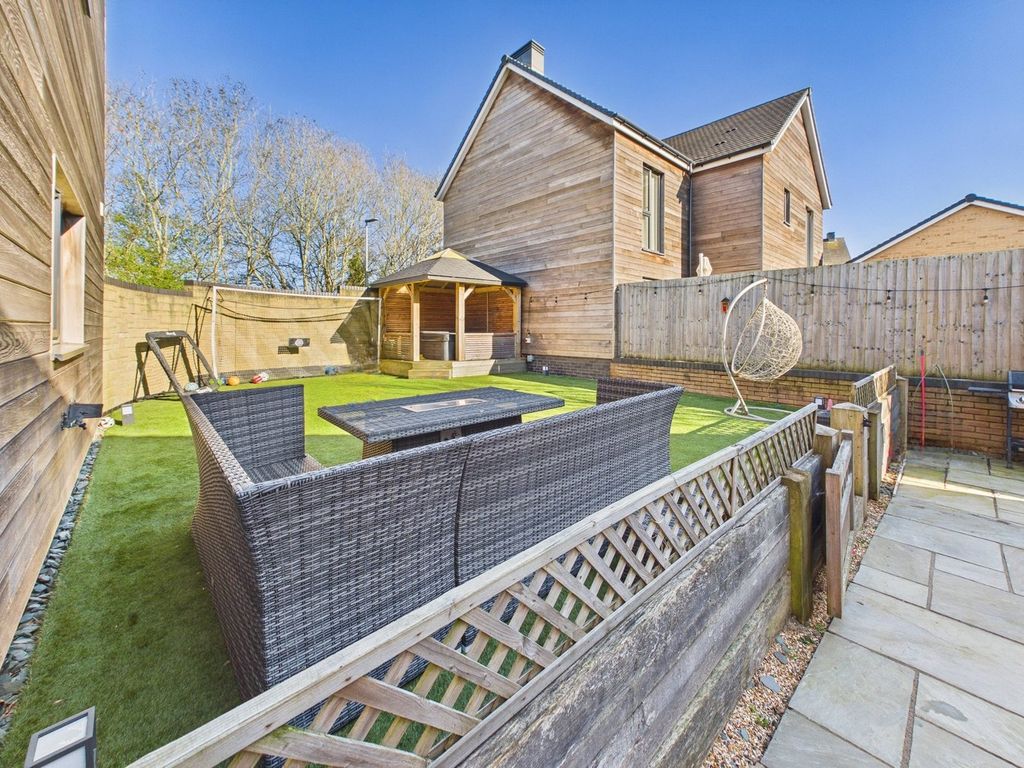 Property photo 2 of 35