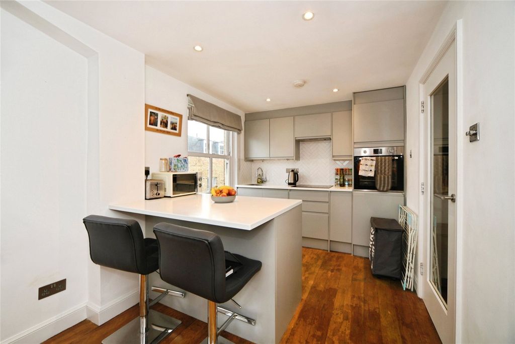 Property photo 3 of 28 Picture No. 08