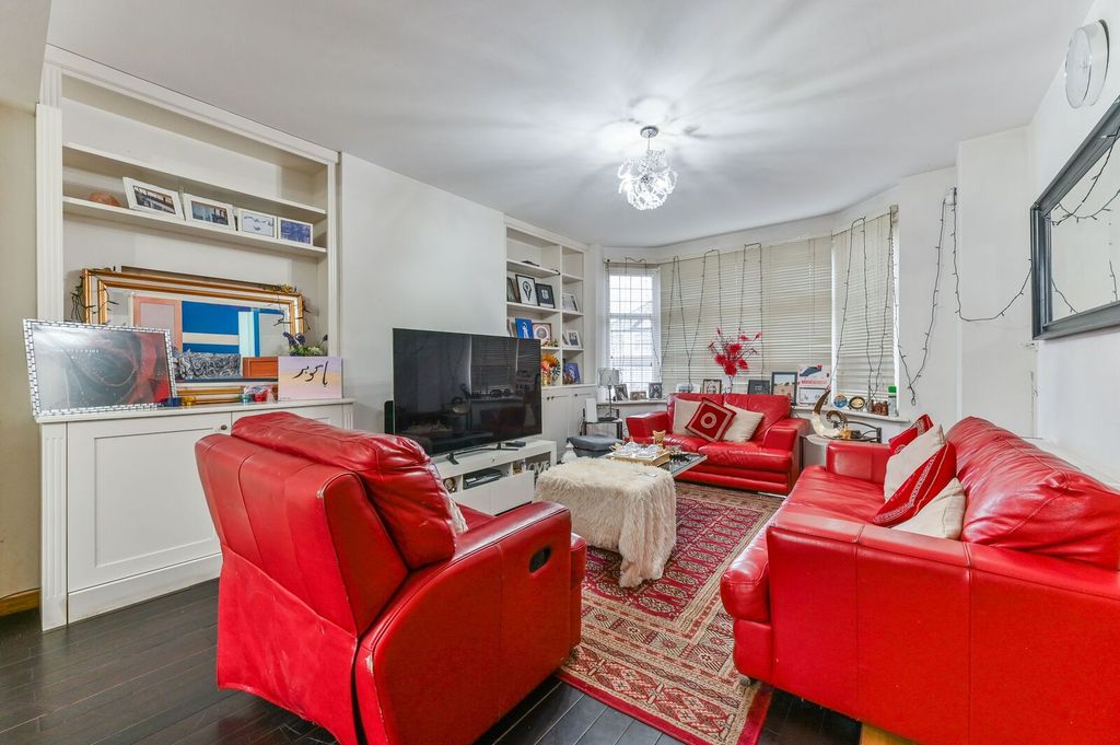 Property photo 2 of 19