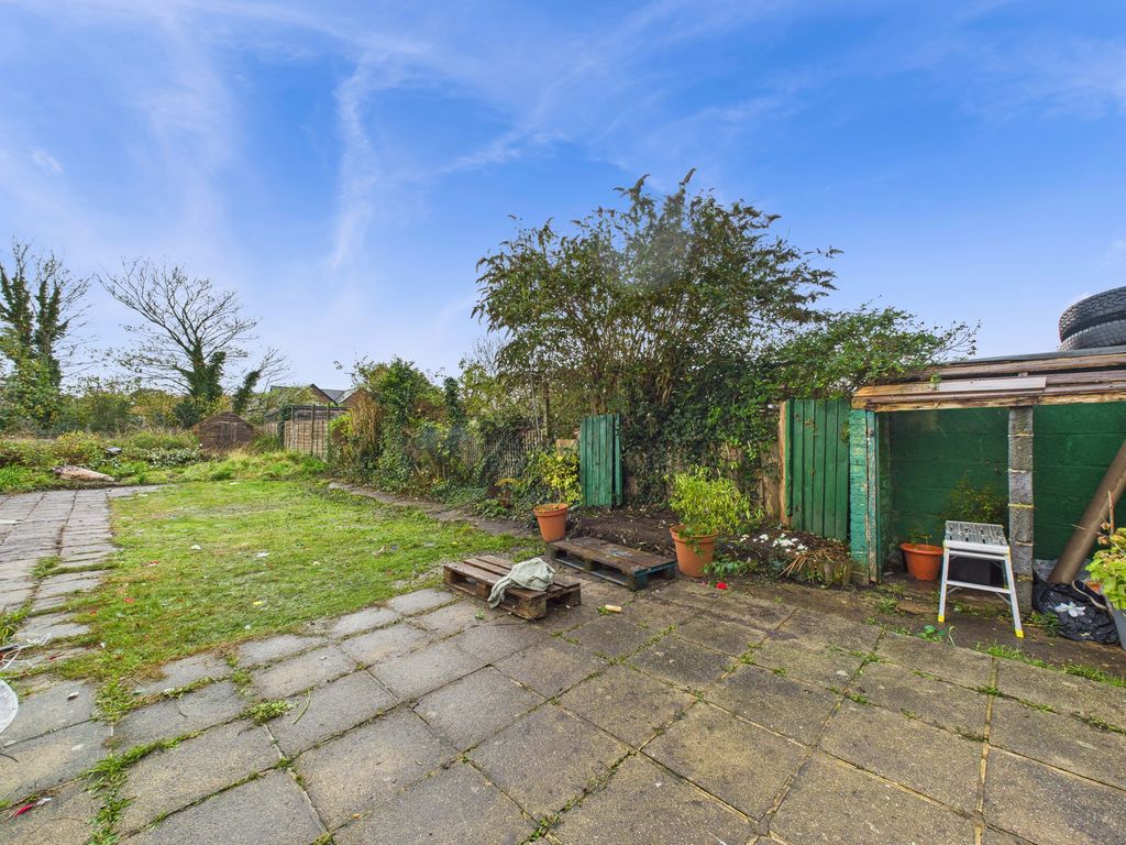 Property photo 2 of 11 Cam03519G0-Pr0421-Still006