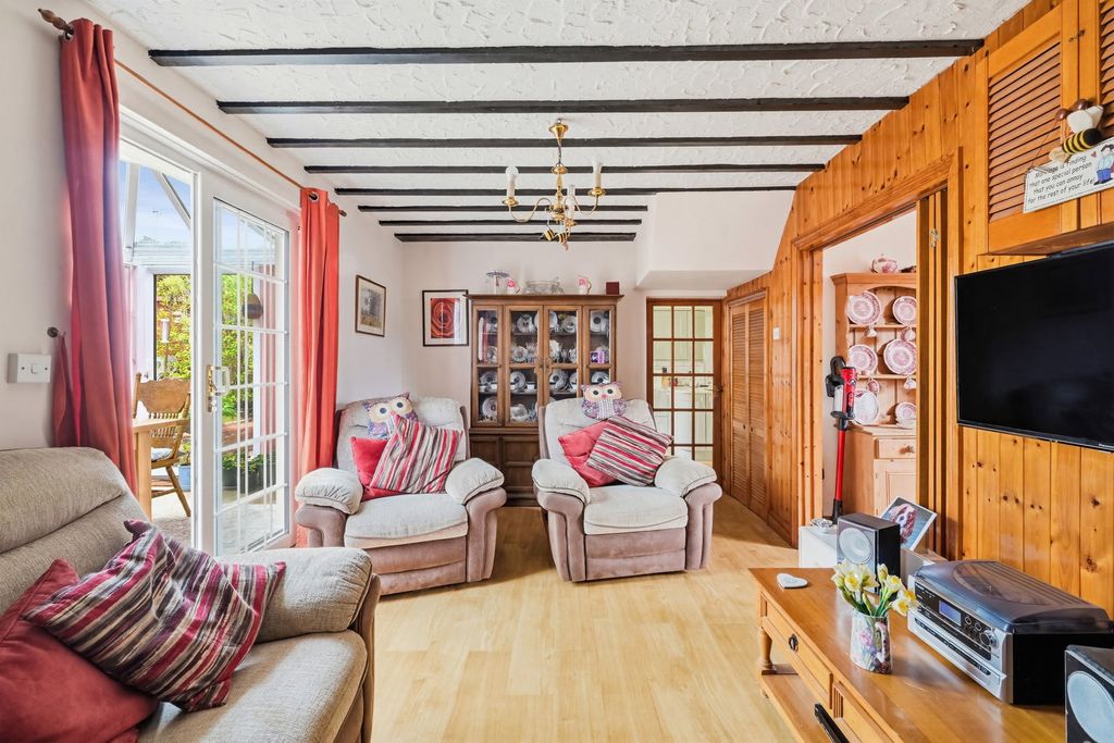 Property photo 2 of 21