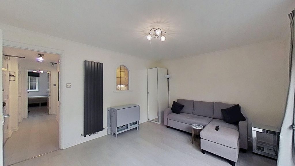 Property photo 3 of 17 Picture No. 04