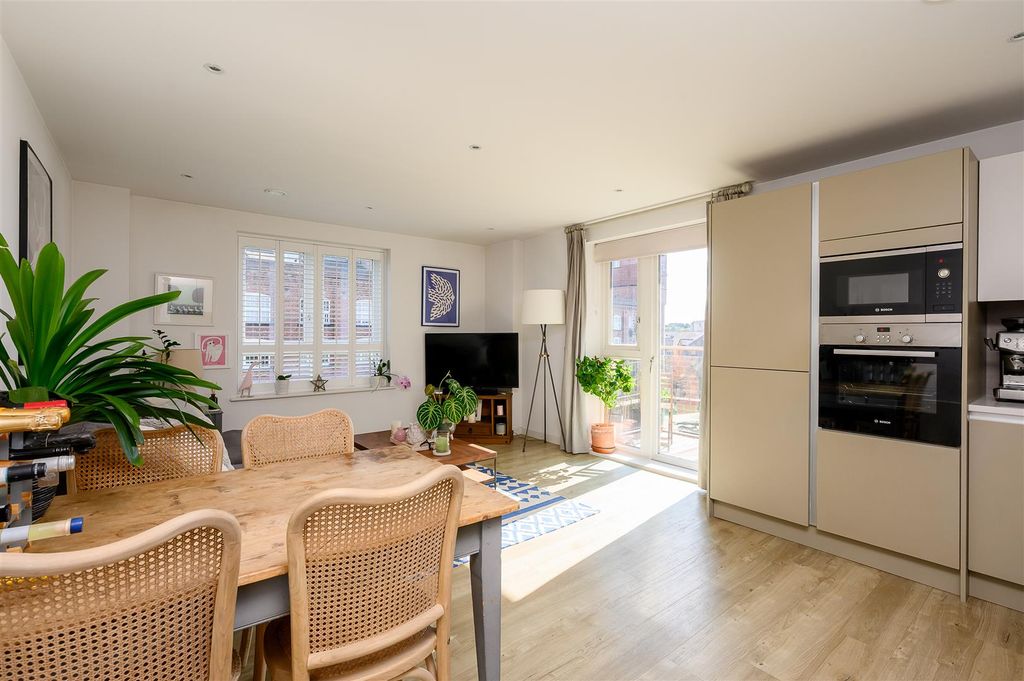 Property photo 1 of 17 Open Plan