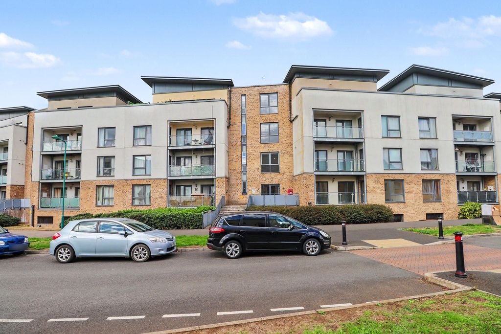 Property photo 1 of 4 170 Hammonds Drive, Peterborough, Cambridgeshire Pe1 5Ax